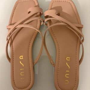 Unisa Women's Size 8.5 Nude Strappy Sandals in Excellent Preloved Condition!